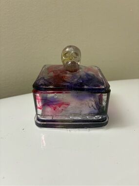 Handmade resin Skull Trinket Box, oddity lovers and goths will love this!!